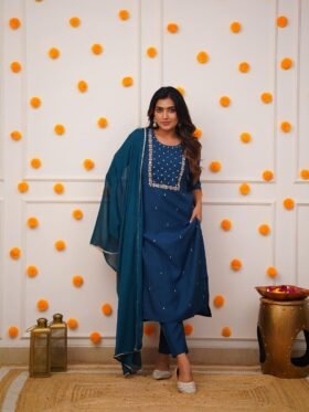 KURTA SET WOMEN EMBRODAIRY RAYON SLUB KURTA SET