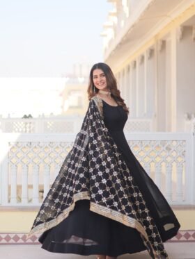 Gown with Dupatta With Attractive Embroidered Sequins work with Lace Border. 👗 SIZE :- M(38''), L(40''), XL(42''), XXL(44'') Colour-Black
