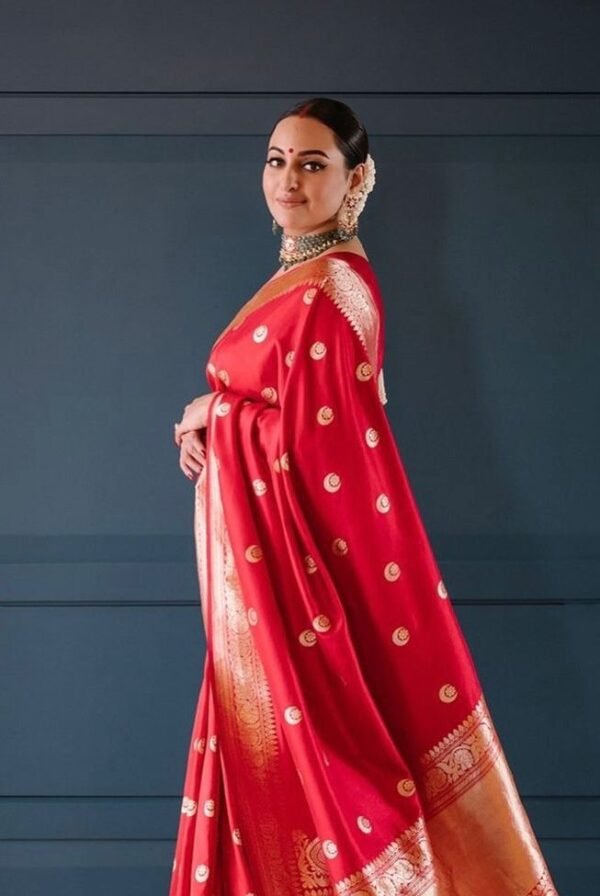 SAREE- SOFT LICHI SILK FABRICS AND BEAUTIFUL RICH PALLU & JACQUARD WORK ON ALL OVER THE SAREE.