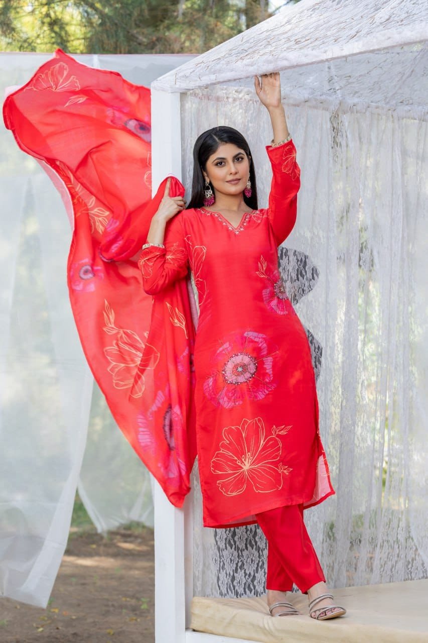 WhatsApp Image 2025-01-06 at 12.51.28 PM Kurti Pant And Dupatta-Heavy Muslin Silk Fabrics And Heavy Handwork & Red Floral Printed Work