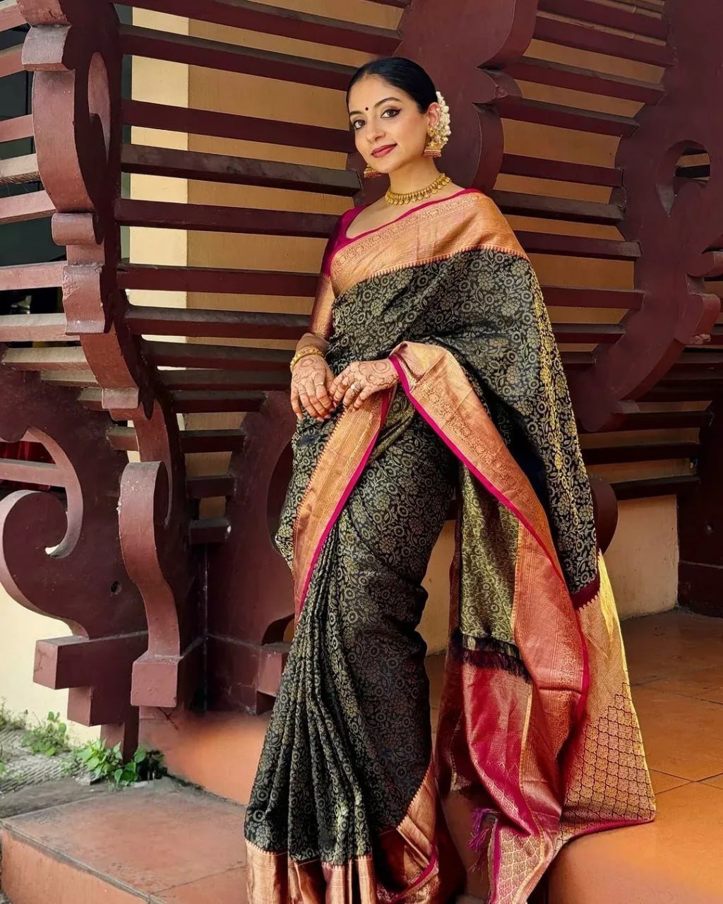 WhatsApp Image 2025-01-11 at 10.58.32 AM SAREE- BANARASI SOFT SILK FABRICS AND GOLD ZARI WEAVING SAREE